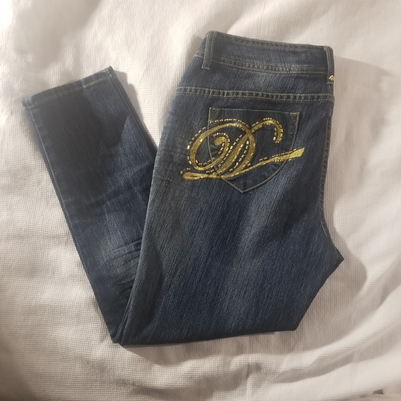 Dereon Jeans - Picture 11 of 13